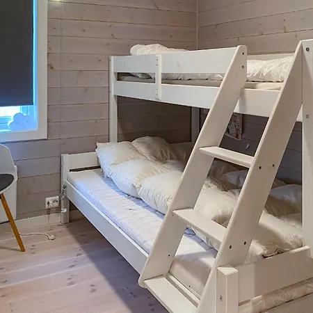 4 Bedroom In *