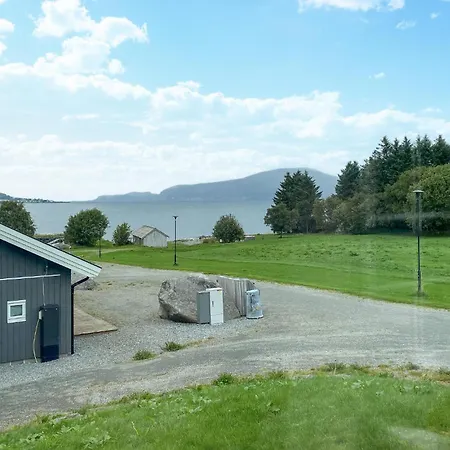 4 Bedroom In Nyaraló *
